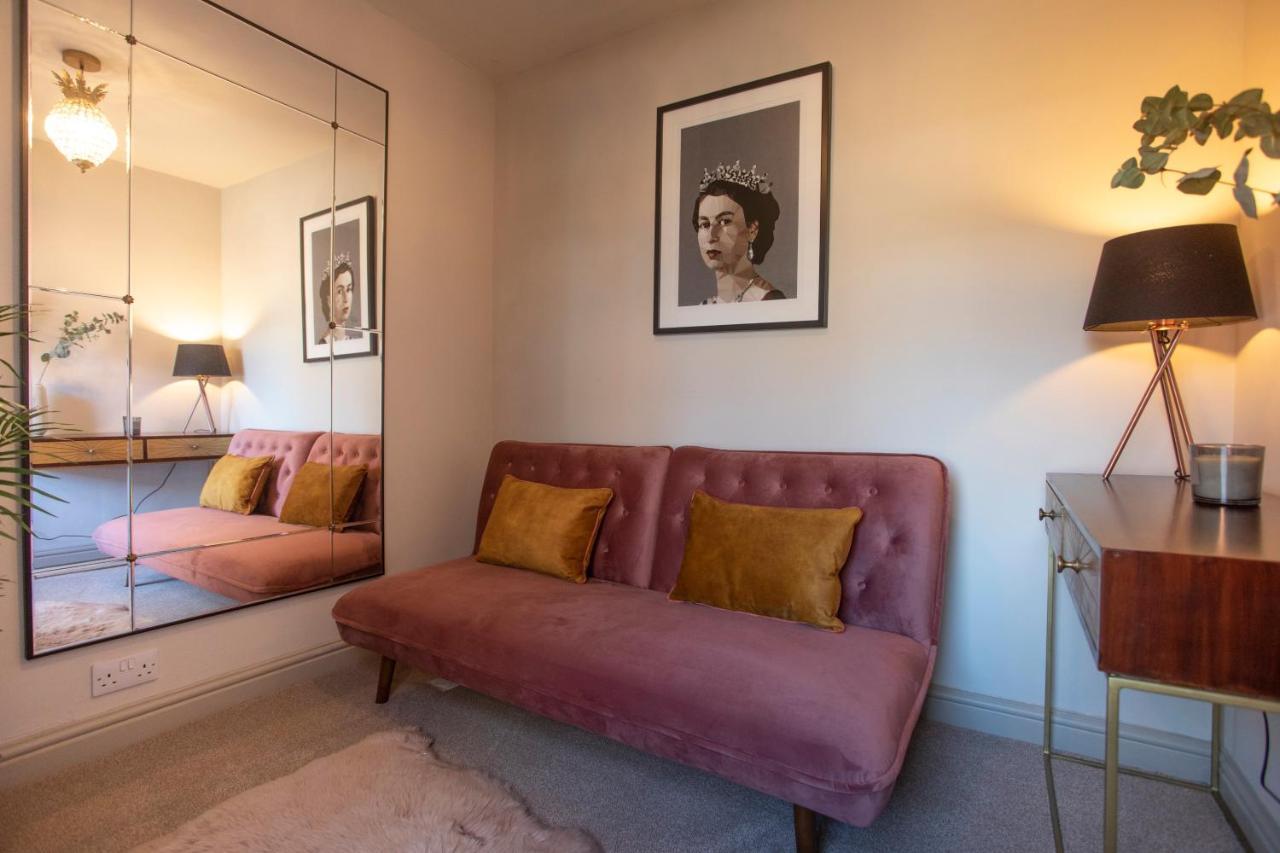 فيلا Stunning Warwick Victorian Townhouse - Beautifully Renovated, Free Parking - 5 Min Walk To Warwick Castle & Historic Town Centre - Perfect Uk Break And Base For Exploring Cotswolds المظهر الخارجي الصورة